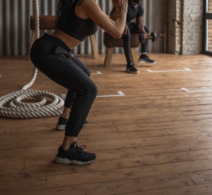 Foto di esempio che ritrae un esercizio di allenamento ad alta intensità